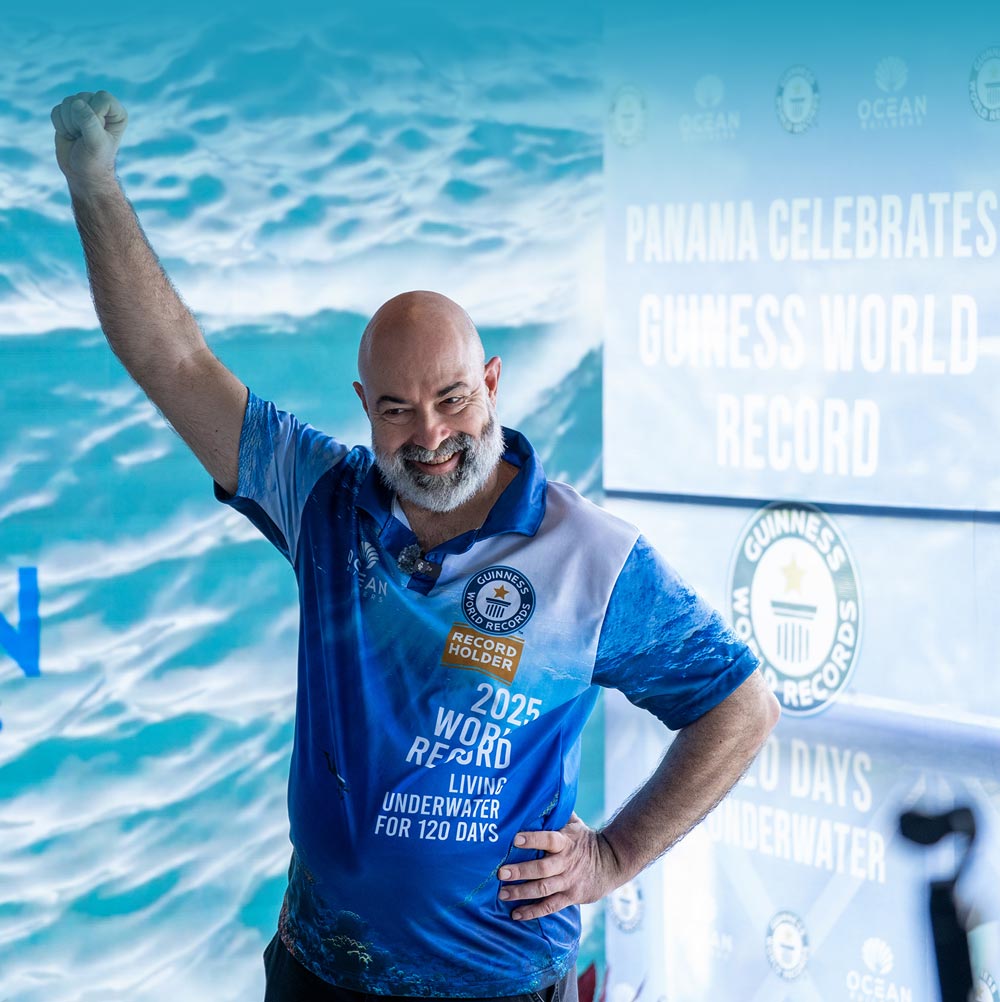 Rüdiger Koch inside the Oceanus underwater room